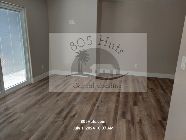 Foto del edificio - 1076 Rosewood Dr