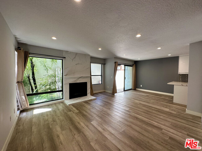 Building Photo - 4271 Las Virgenes Rd