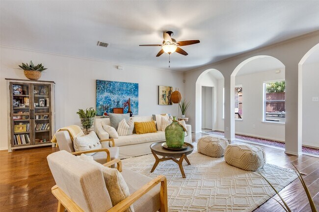 Building Photo - 1204 Thimbleberry Dr