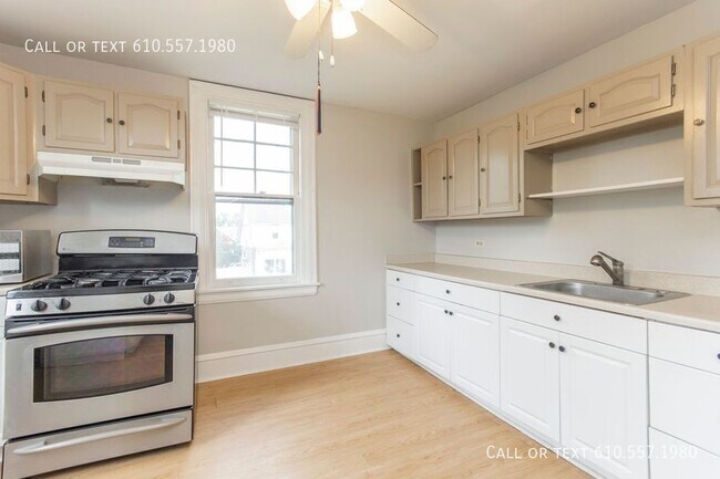 Foto del edificio - Large 1 Bedroom + Den in Ridley Park, Dela...
