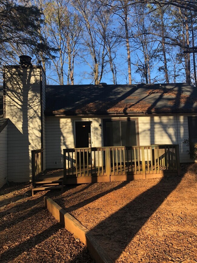 Building Photo - Mint Hill Ranch!