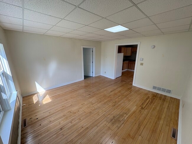 Building Photo - 460 Lincoln Ave