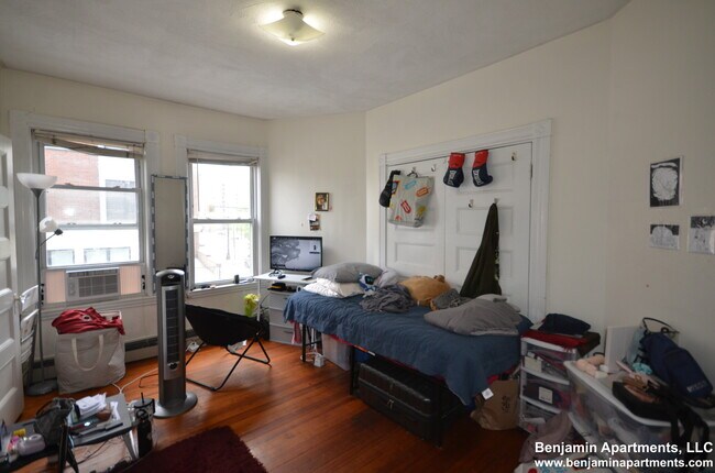 Foto del edificio - 79 Walnut Pl