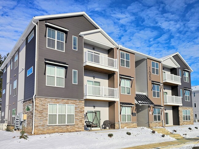 Building Photo - Briar Ridge Commons