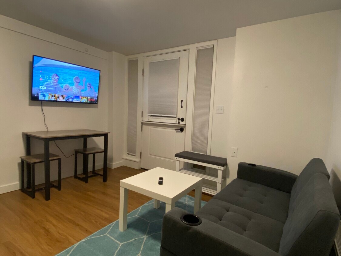 Foto principal - 5225 12th Ave NE