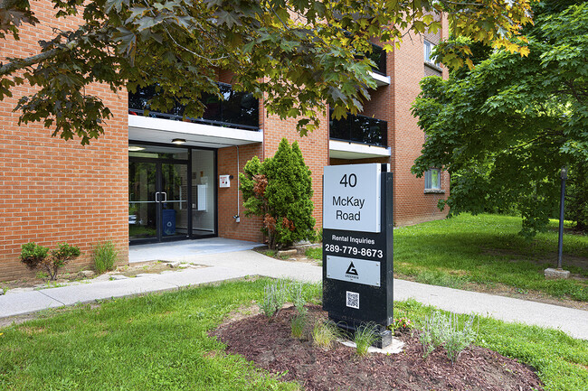 Building Photo - Cameron Court