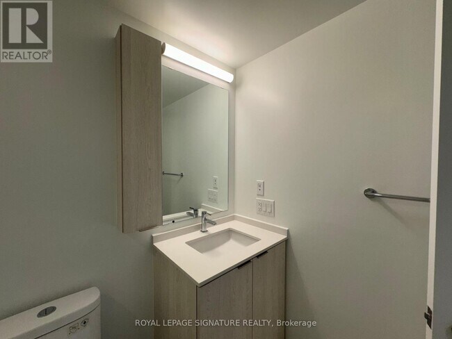 Photo du bâtiment - 86-486 Dundas St W