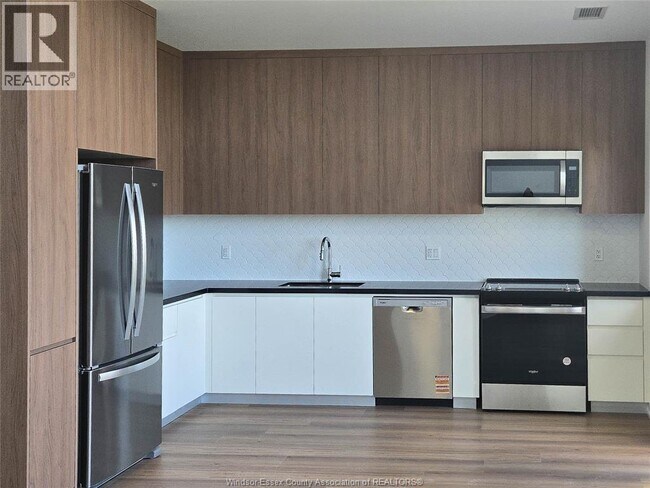 Photo du bâtiment - 4400 Laurier Pkwy