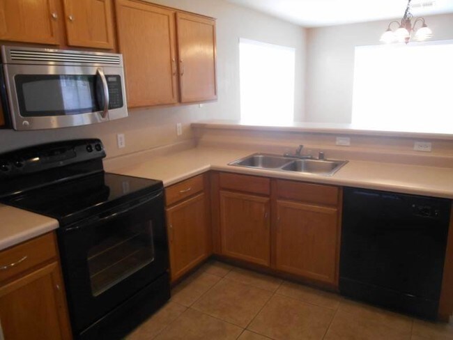 Building Photo - 1116 W Villa Maria Dr