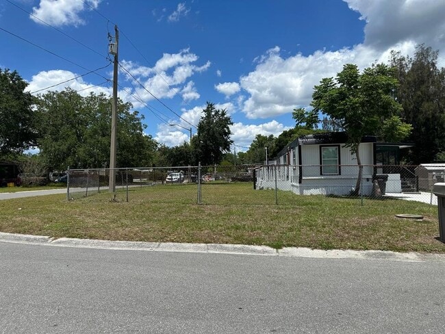 Building Photo - 3061 Crystal Hills Dr