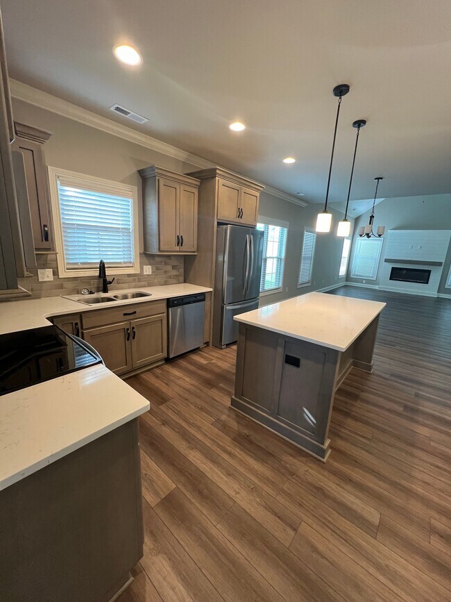 Foto del edificio - 556 Cumberland Pointe Ln