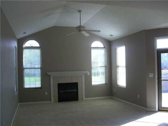 Building Photo - 16608 Brownstone Ct
