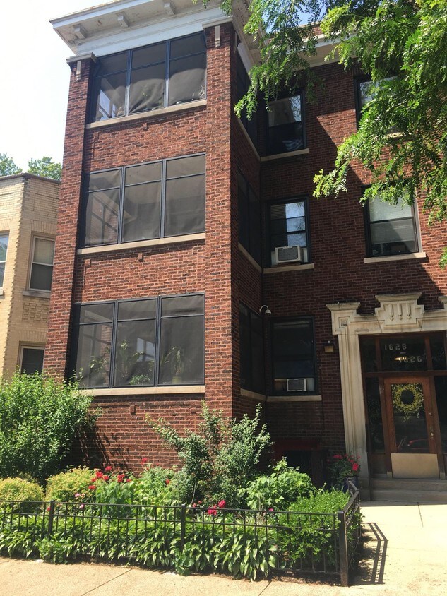 Foto principal - 1626 W Rascher Ave