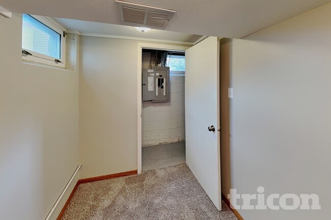 Foto del edificio - 3701 Woodbine Ln
