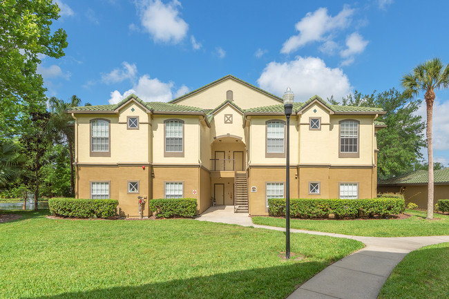 Low-density buildings with large interior units - Park Del Mar Apartments