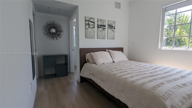 Foto del edificio - 700 16th St
