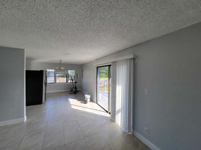 Foto del edificio - 1298 SW Parma Ave