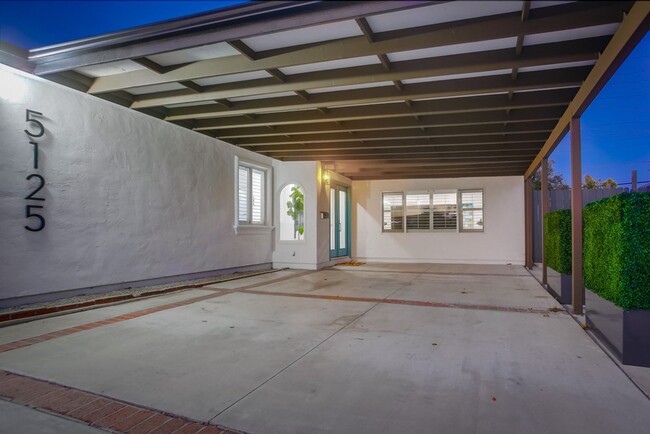 Building Photo - ** Move in Special, The rest of December o...