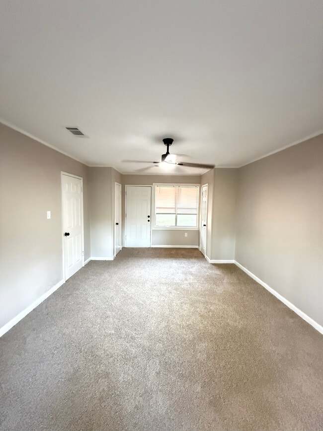 Building Photo - 27 Ford Loop