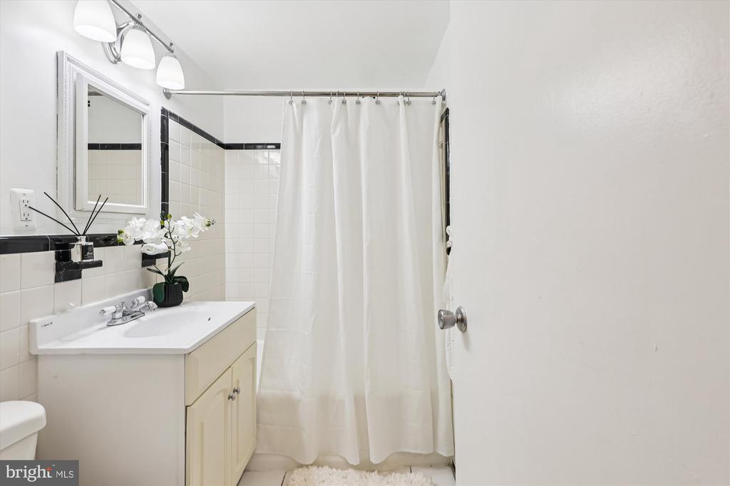 Foto principal - 3601 Wisconsin Ave NW