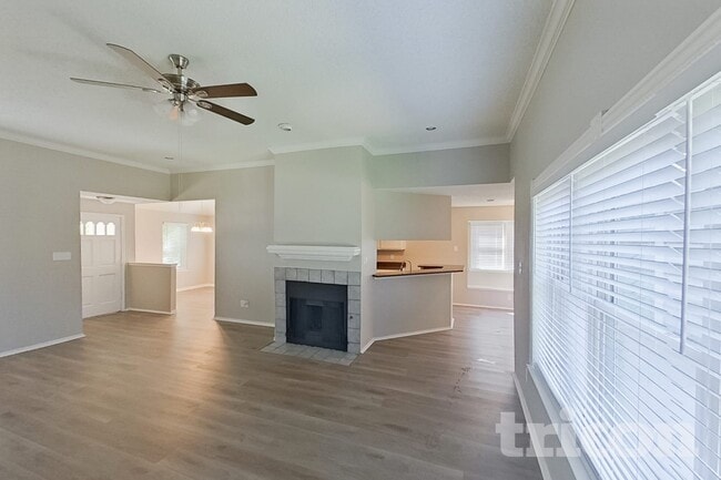 Foto del edificio - 1253 Essex Dr