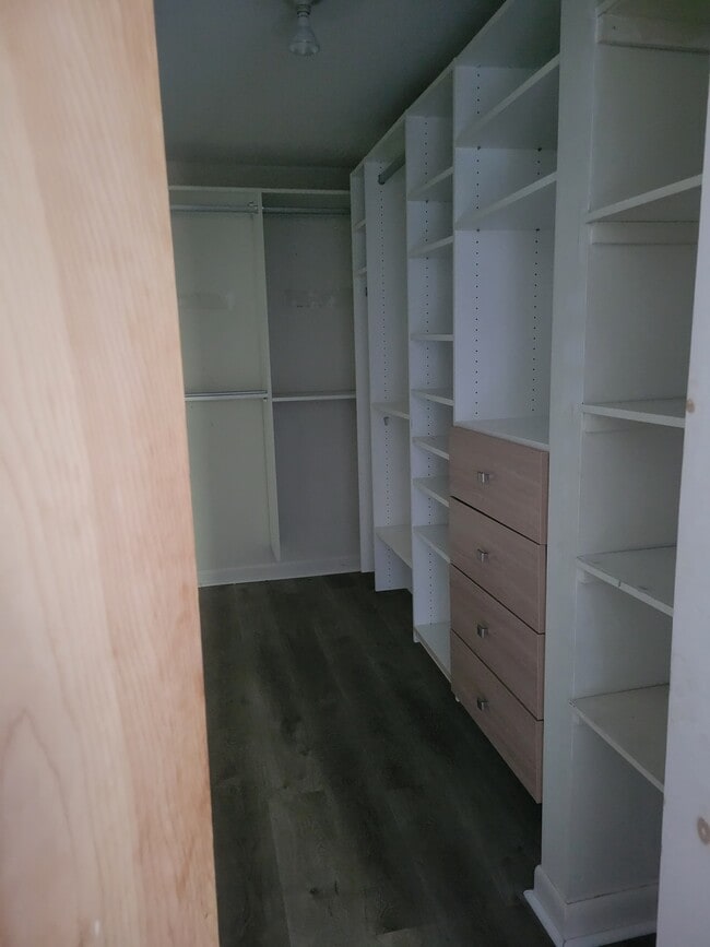 Building Photo - 3 Shadowbrook Ln Building Photo - 3 Shadowbrook Ln