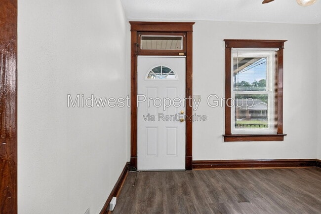 Building Photo - 1208 Verl Pl