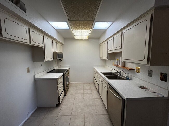 Building Photo - Charming 2 Bed in Sun City!