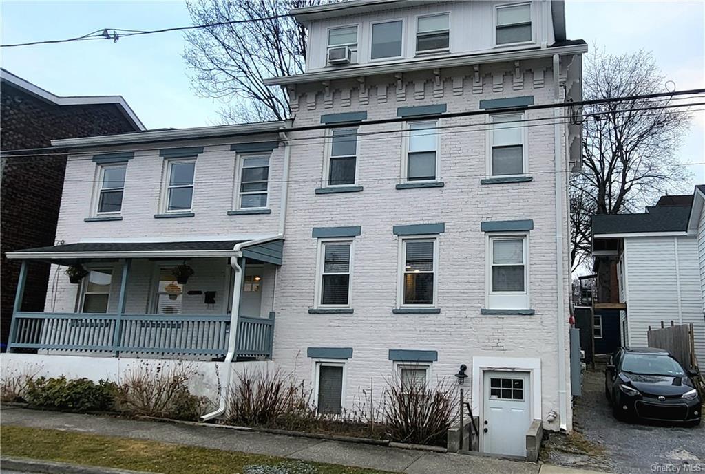 103 Albany St, Poughkeepsie, NY 12601 Room for Rent in Poughkeepsie