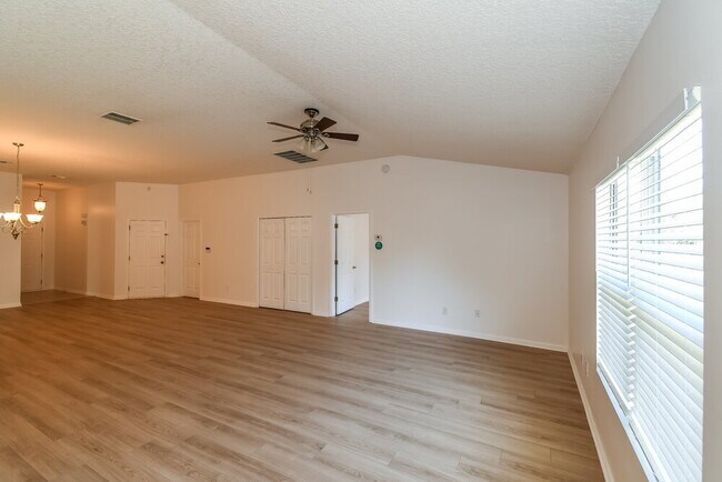 Building Photo - 2533 Spring Pond Ln