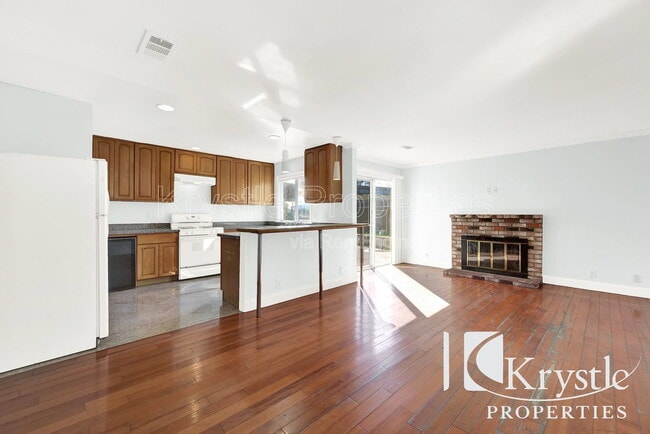 Foto del edificio - 121 Radcliffe Dr