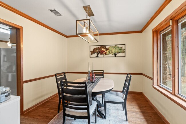 Foto del edificio - Short Term Fully Furnished Rental