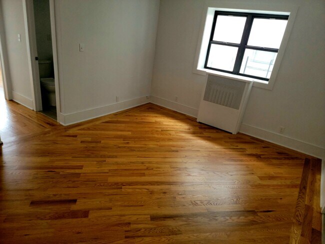 Foto del edificio - 1 Pelhamwood Ave