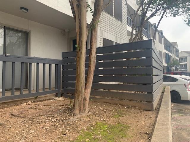 Foto del edificio - 9815 Copper Creek Dr