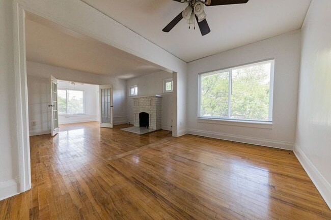 Building Photo - 3002 W Sitios St