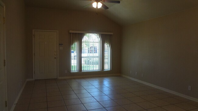 Foto del edificio - Move In Ready 2 Bedroom 2 Bathroom