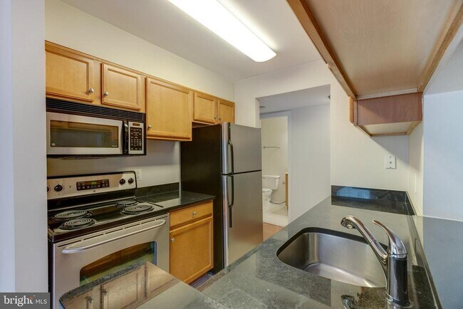 Foto del edificio - 1727 Ascot Way