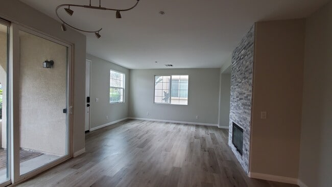 Fotografía del edificio - 1286 Fools Gold Way