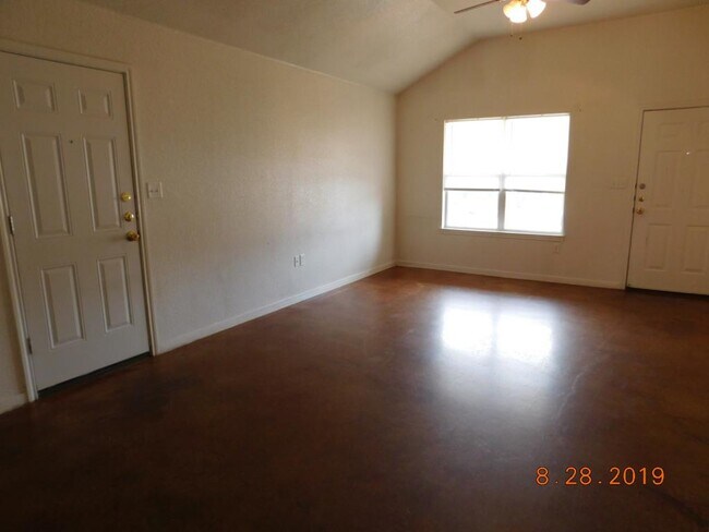 Foto del edificio - 1202 Cavalry Ln