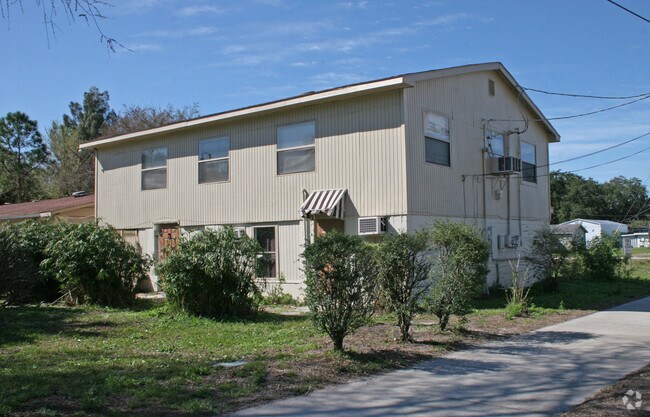 Building Photo - 10101 Midway St