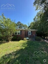Building Photo - 2215 Bellview Rd