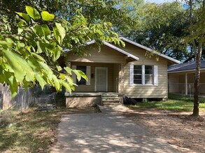 Building Photo - 6107 Henderson Ave