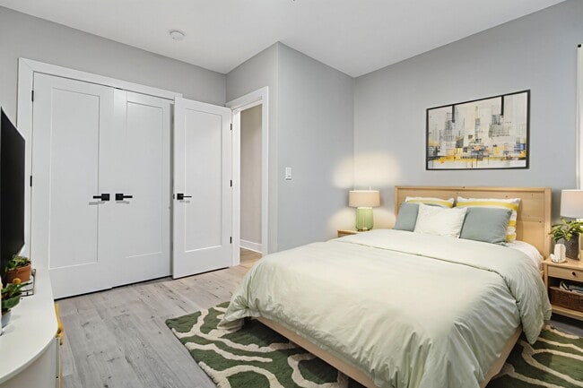 Building Photo - 324 Pacific Ave