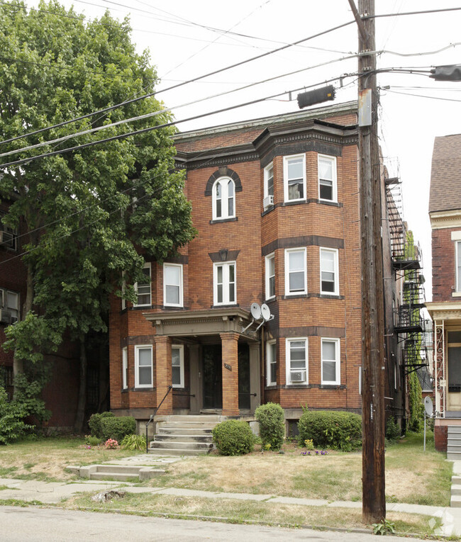 Building Photo - 225 S Millvale Ave