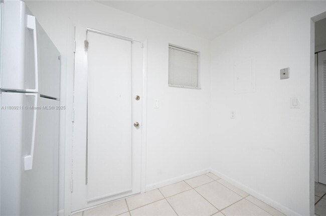 Building Photo - 404 NW 68th Ave