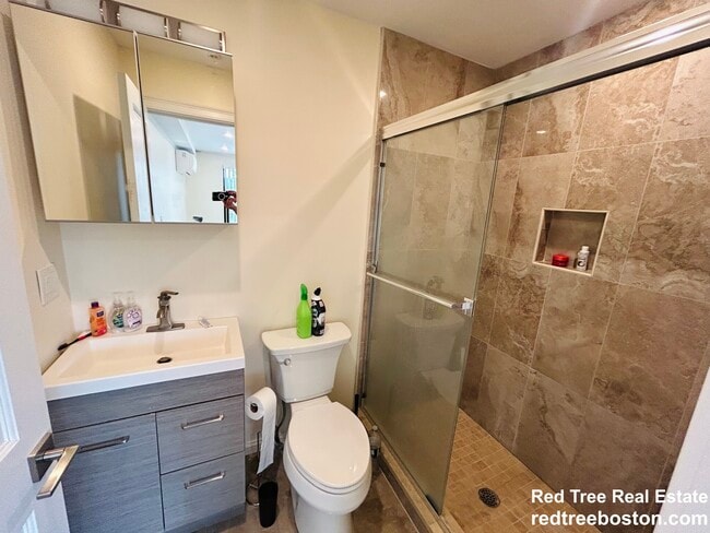 Building Photo - 1028a Commonwealth Ave