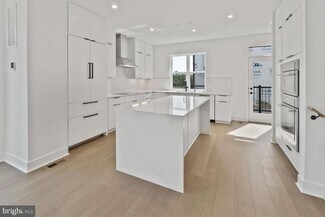 Building Photo - 5353 ZENITH OVLK