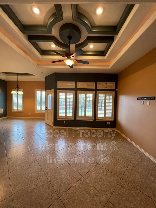 Building Photo - 4404 Kiwi Ave