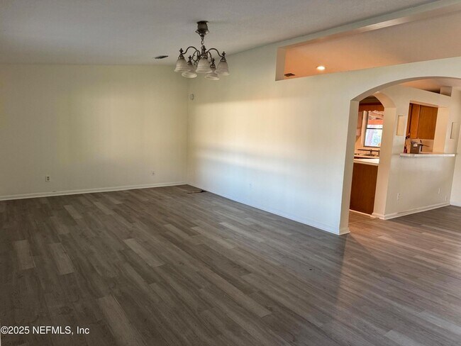Foto del edificio - 4810 Cedar Point Rd