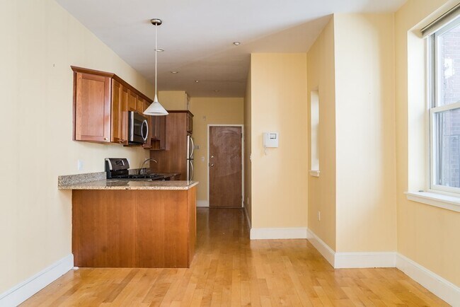 Foto del edificio - 8 Garden Ct St